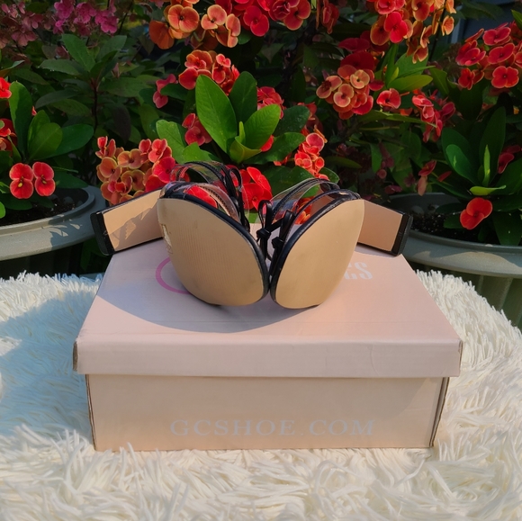 GC HEELS - Picture 2 of 2